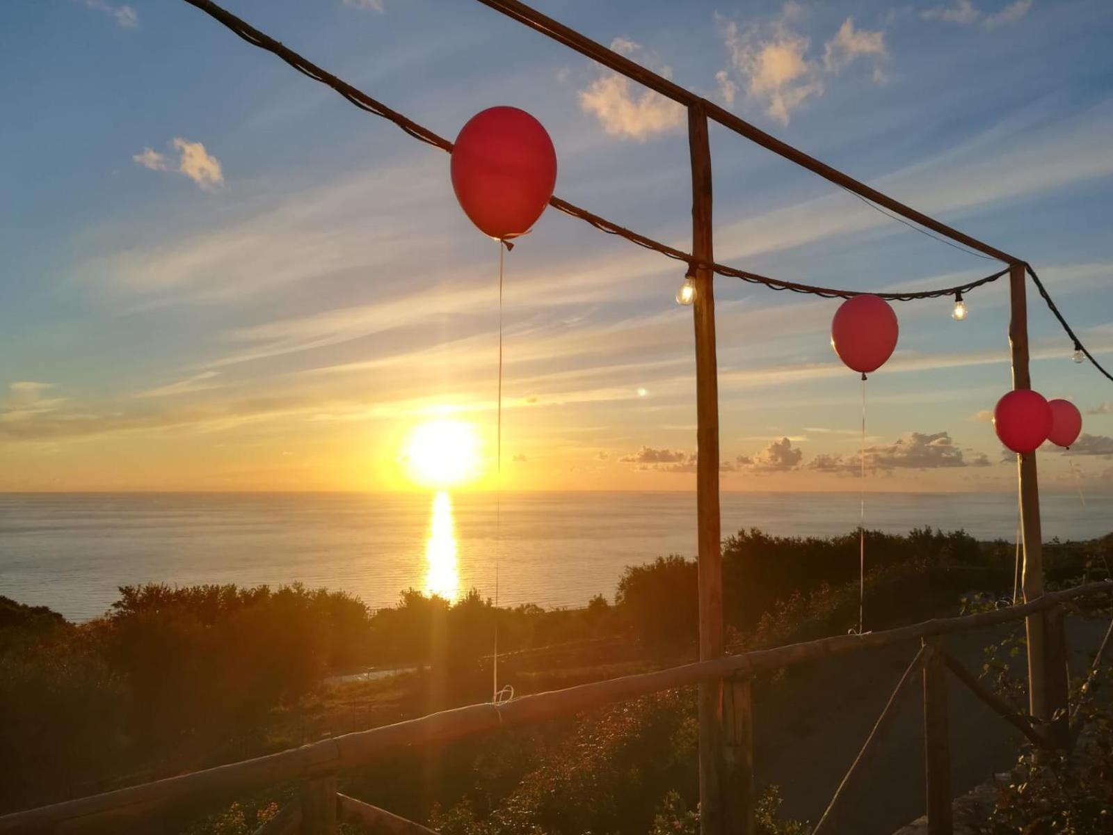 Borgo Rosso Di Sera Resort San Lucido Bagian luar foto