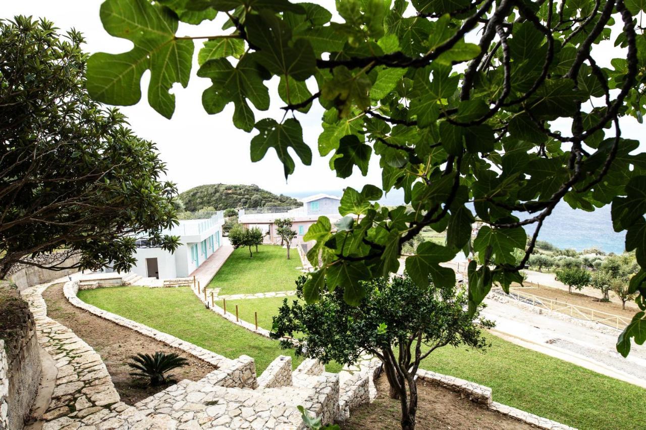 Borgo Rosso Di Sera Resort San Lucido Bagian luar foto