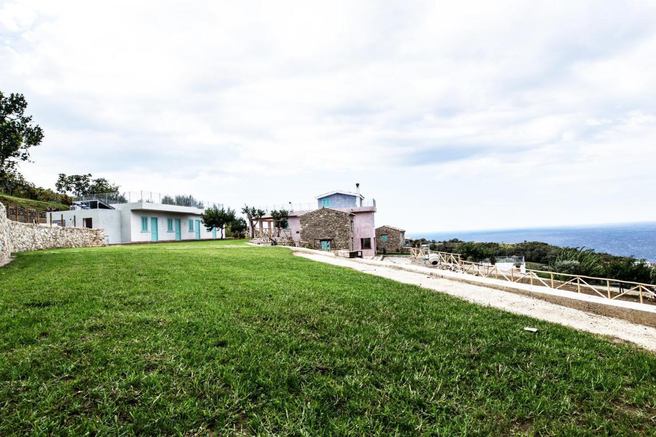 Borgo Rosso Di Sera Resort San Lucido Bagian luar foto