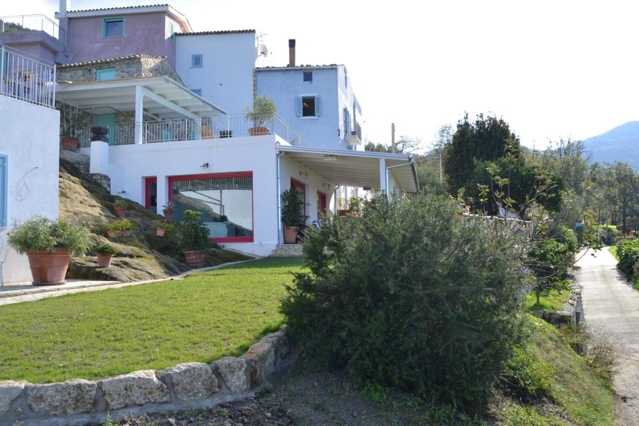Borgo Rosso Di Sera Resort San Lucido Bagian luar foto