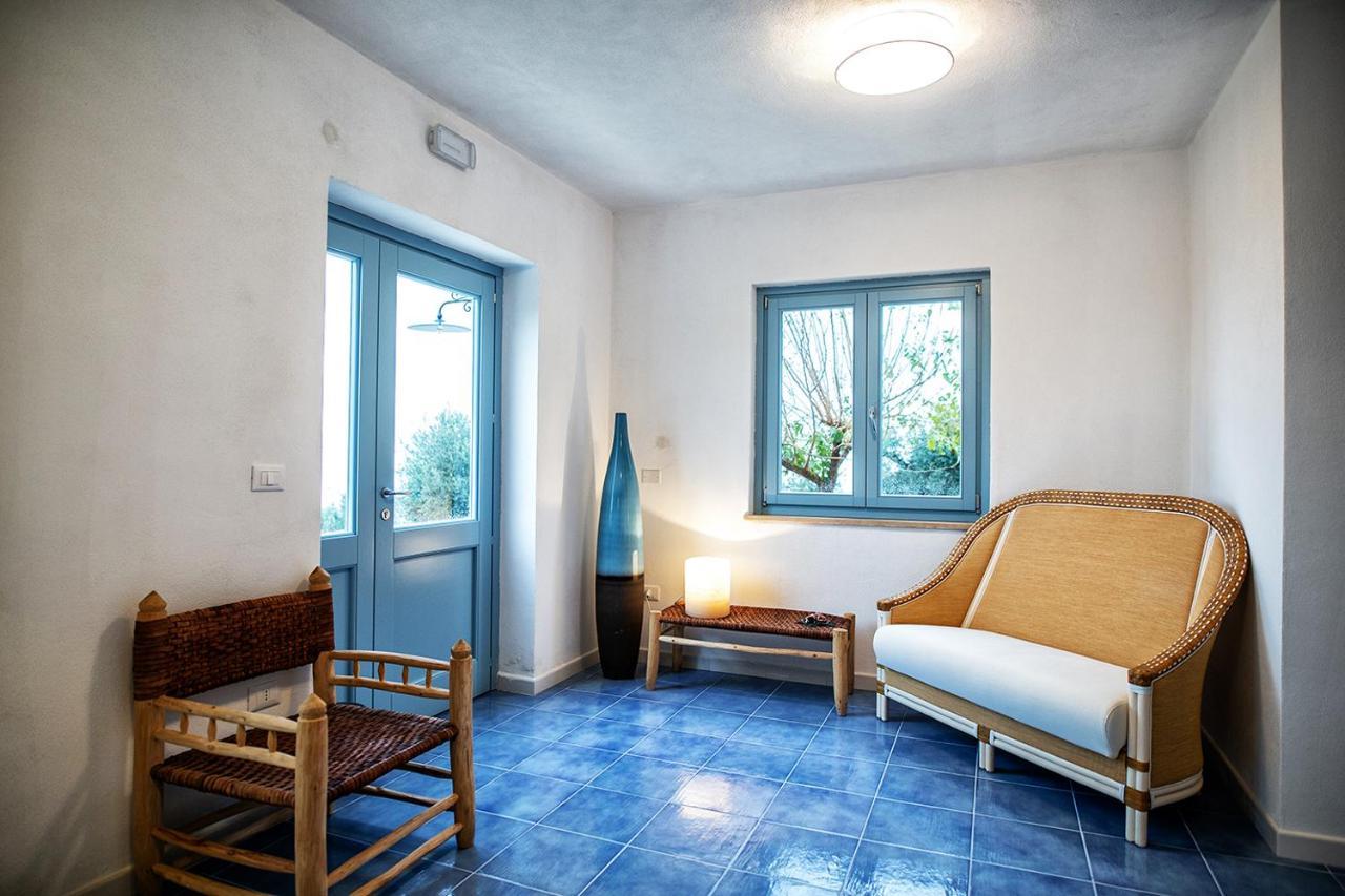 Borgo Rosso Di Sera Resort San Lucido Bagian luar foto