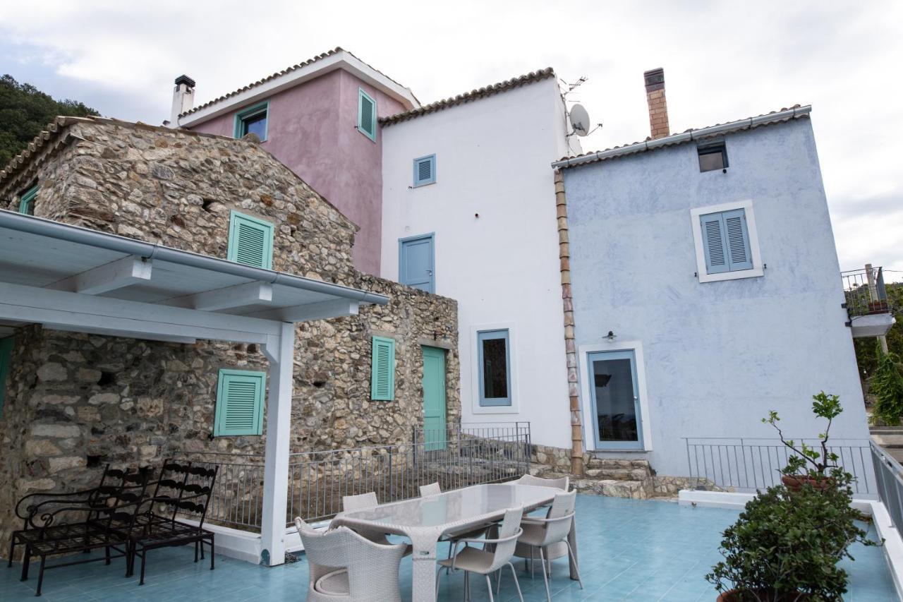 Borgo Rosso Di Sera Resort San Lucido Bagian luar foto