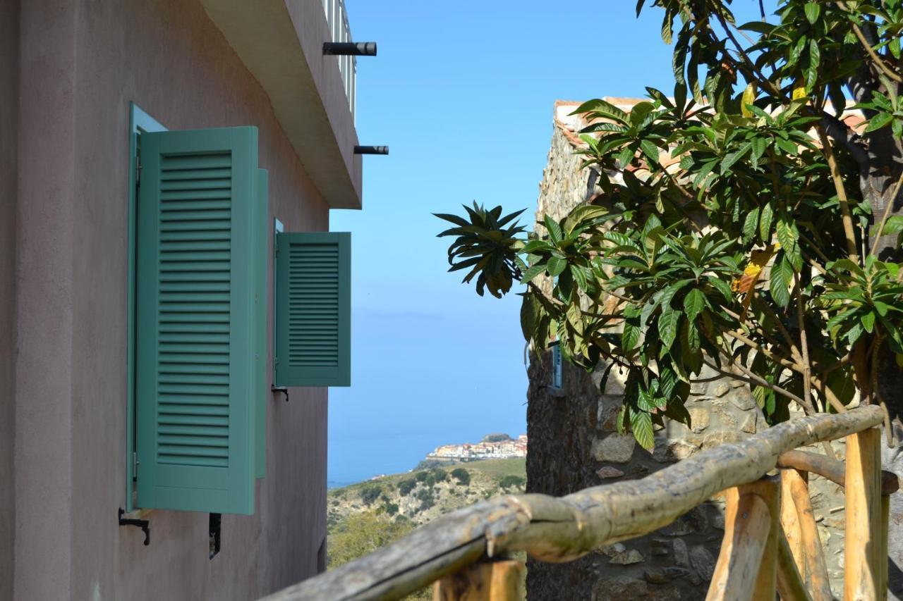 Borgo Rosso Di Sera Resort San Lucido Bagian luar foto