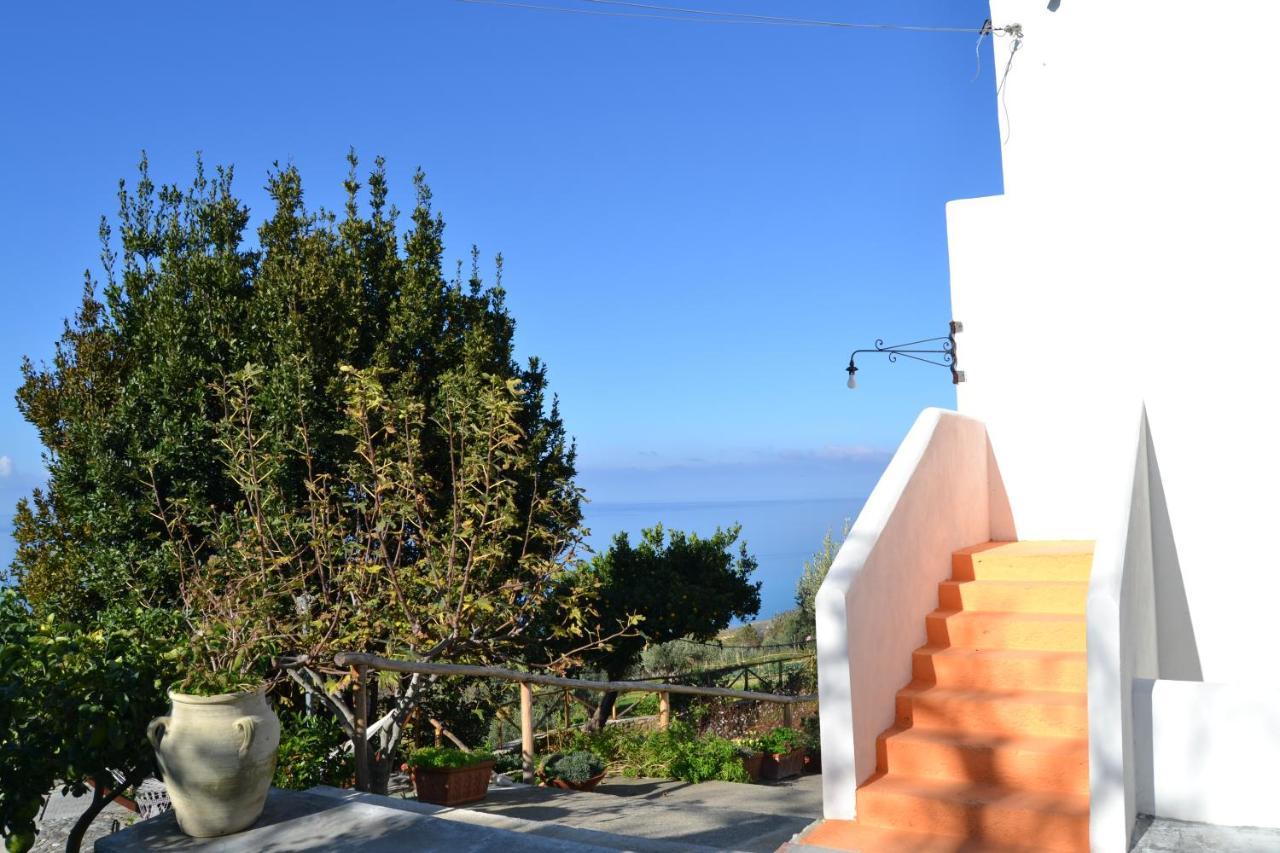 Borgo Rosso Di Sera Resort San Lucido Bagian luar foto