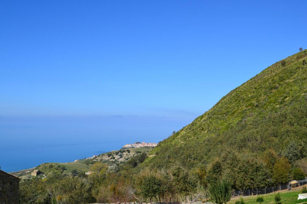 Borgo Rosso Di Sera Resort San Lucido Bagian luar foto