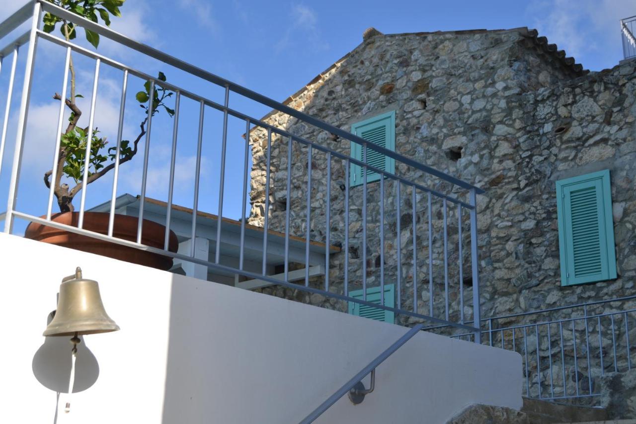 Borgo Rosso Di Sera Resort San Lucido Bagian luar foto