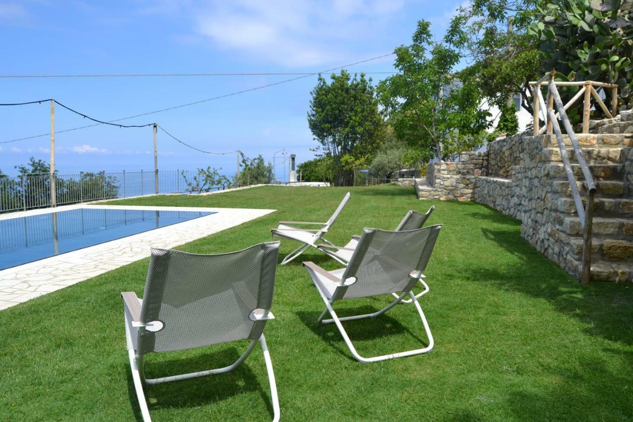 Borgo Rosso Di Sera Resort San Lucido Bagian luar foto