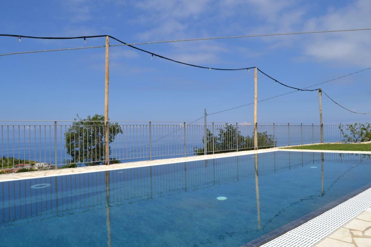 Borgo Rosso Di Sera Resort San Lucido Bagian luar foto