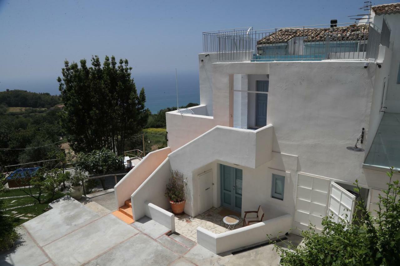 Borgo Rosso Di Sera Resort San Lucido Bagian luar foto