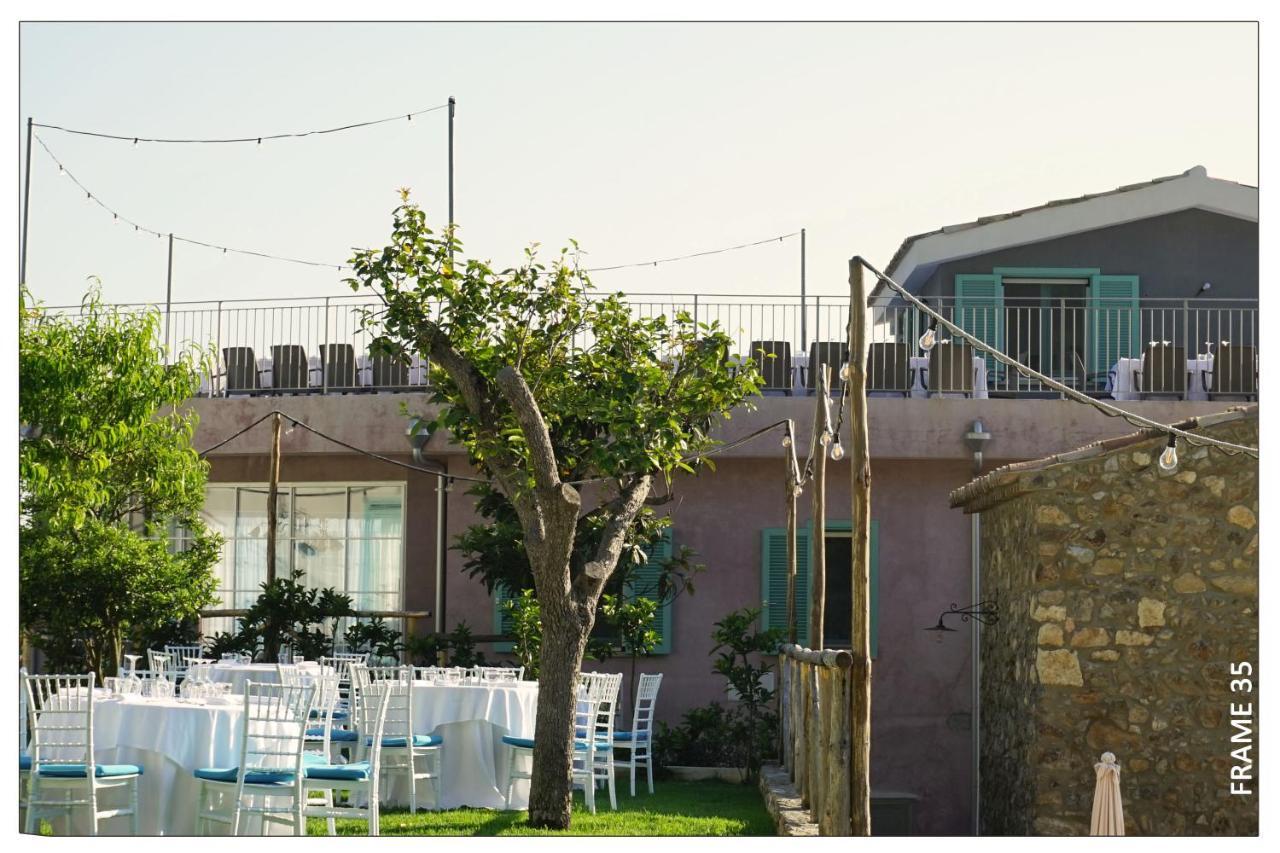 Borgo Rosso Di Sera Resort San Lucido Bagian luar foto
